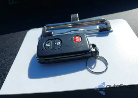 2012 Toyota Prius Two z USA, uszkodzony, nr VIN JTDKN3DU6C5448856